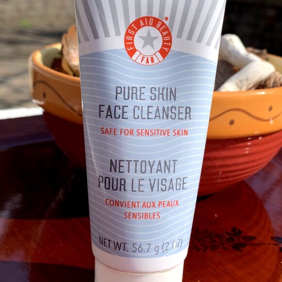 FIRST AID BEAUTY Pure Skin Face Cleanser - Picture 3 of 10